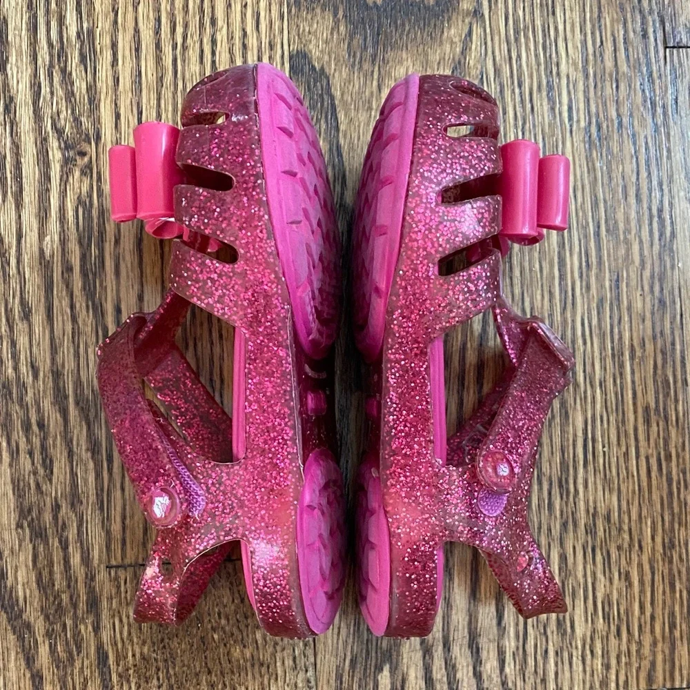 Pink glitter Crocs Isabella bow sandals, size 6. Excellent condition ships quick - Picture 6 of 12